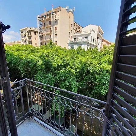 Teatro Massimo Apartman *